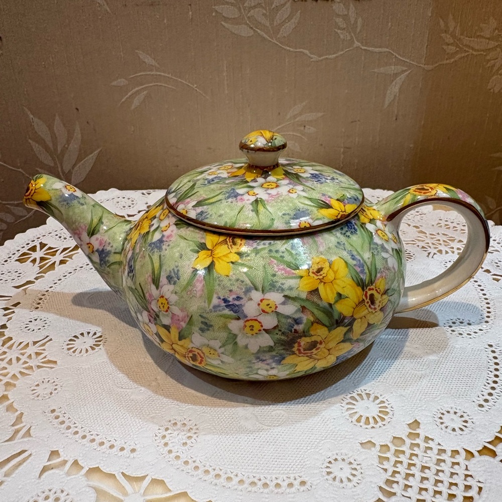 Royal Winton Grimwades " Welbeck" Chintz Yellow English Rose Floral Teapot